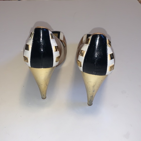 L.A.M.B. Tan Patent Leather Pumps with Gold Accents - Women’s Size 9.5 - Picture 3 of 9